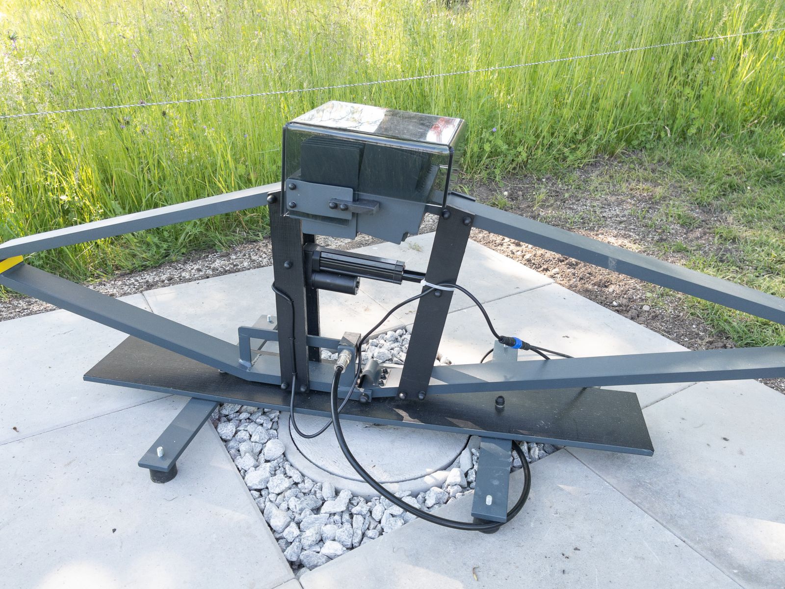 Staelth Loop Antenna by Ciro Mazzoni