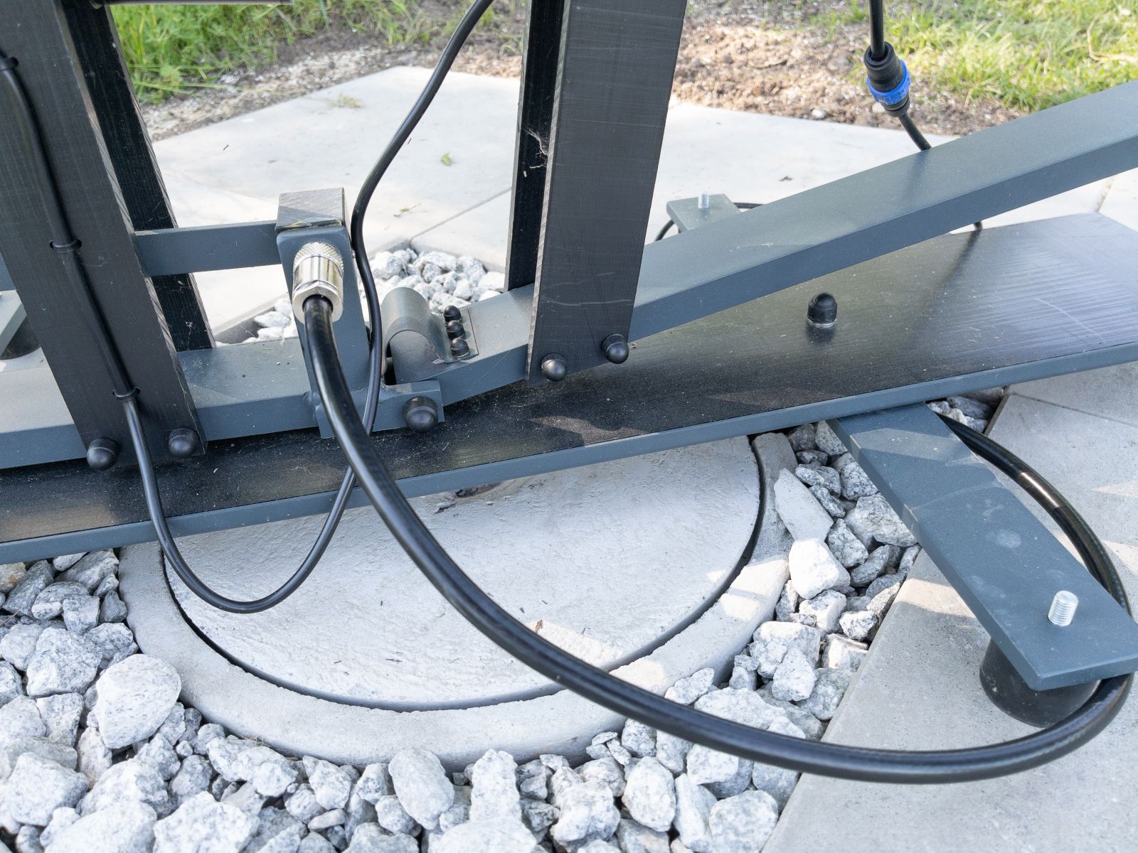 Staelth Loop Antenna by Ciro Mazzoni