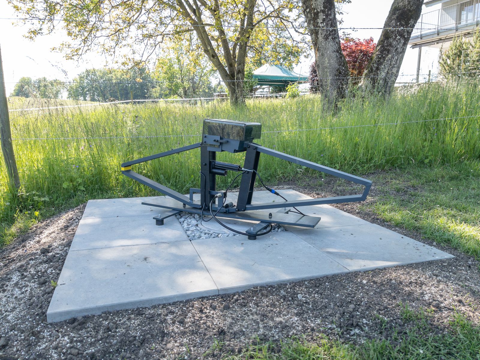 Staelth Loop Antenna by Ciro Mazzoni